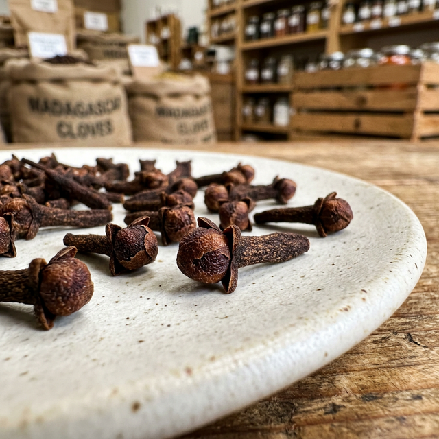 Sourcing de Girofle à Madagascar : Qualité, récolte et enjeux B2B